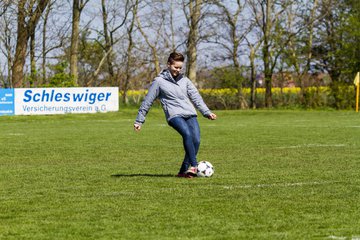 Bild 305 - Frauen SV Frisia 03 Risum Lindholm - Heider SV : Ergebnis: 8:0
